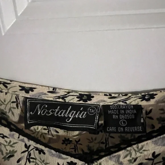 Vintage Nostalgia dress - Picture 3 of 7